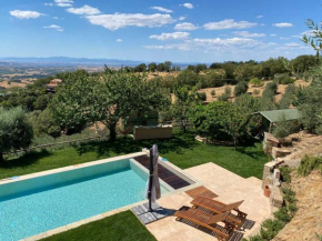 PODERE TORRICELLE PANCOLE GR TUSCANY for 4, single independent villa, infinity pool with sea view, sauna and jacuzzi